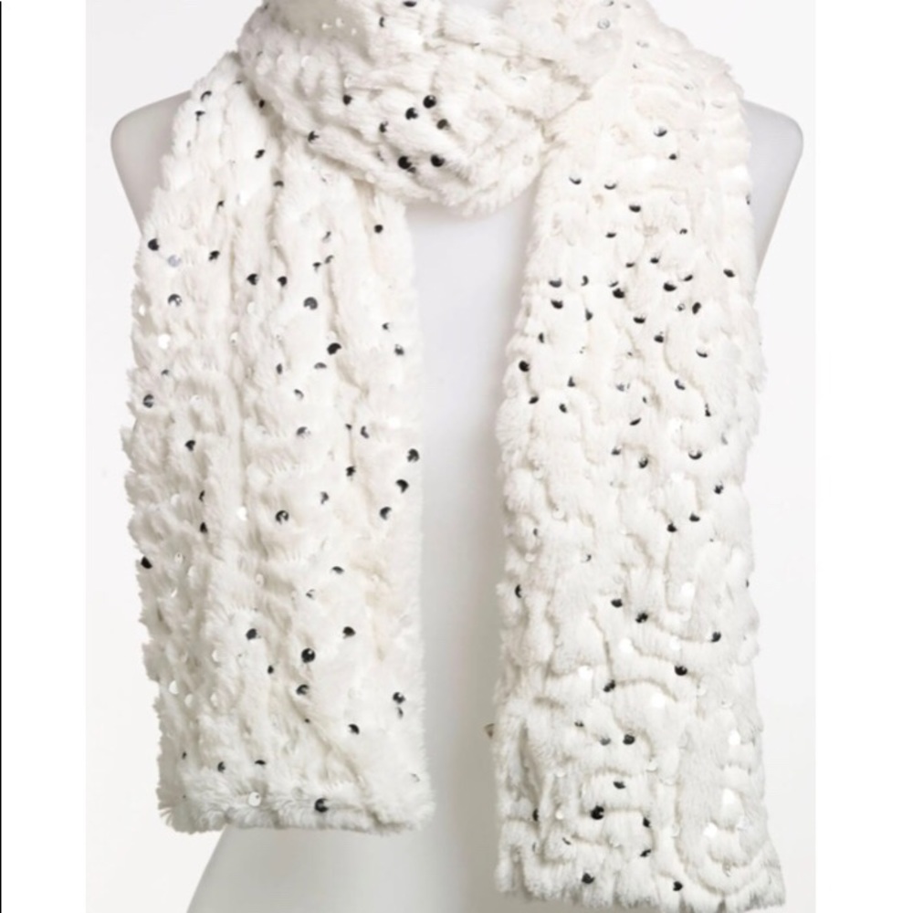 COLLECTION XIIX EIGHTEEN ASHLEY FAUX FUR SCARF IVORY WITH SILVER SEQUINS…  NWOT